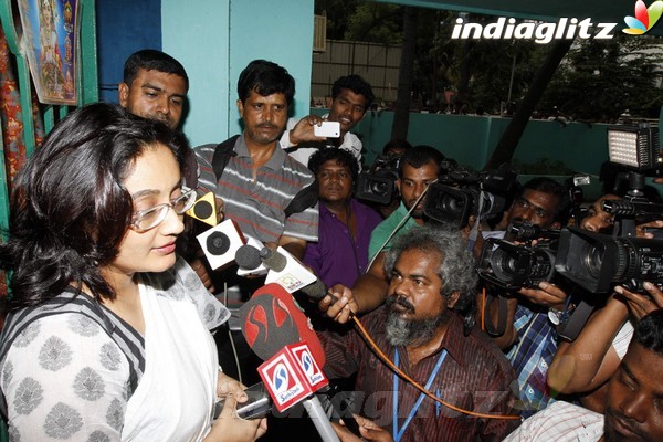 Actress Kanaka Meets the Press